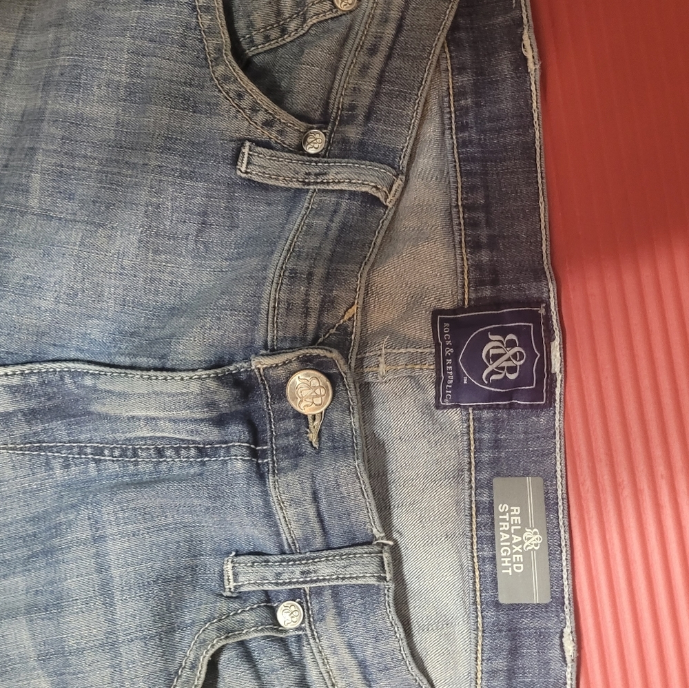 Rock and Republic size 38 light blue jeans